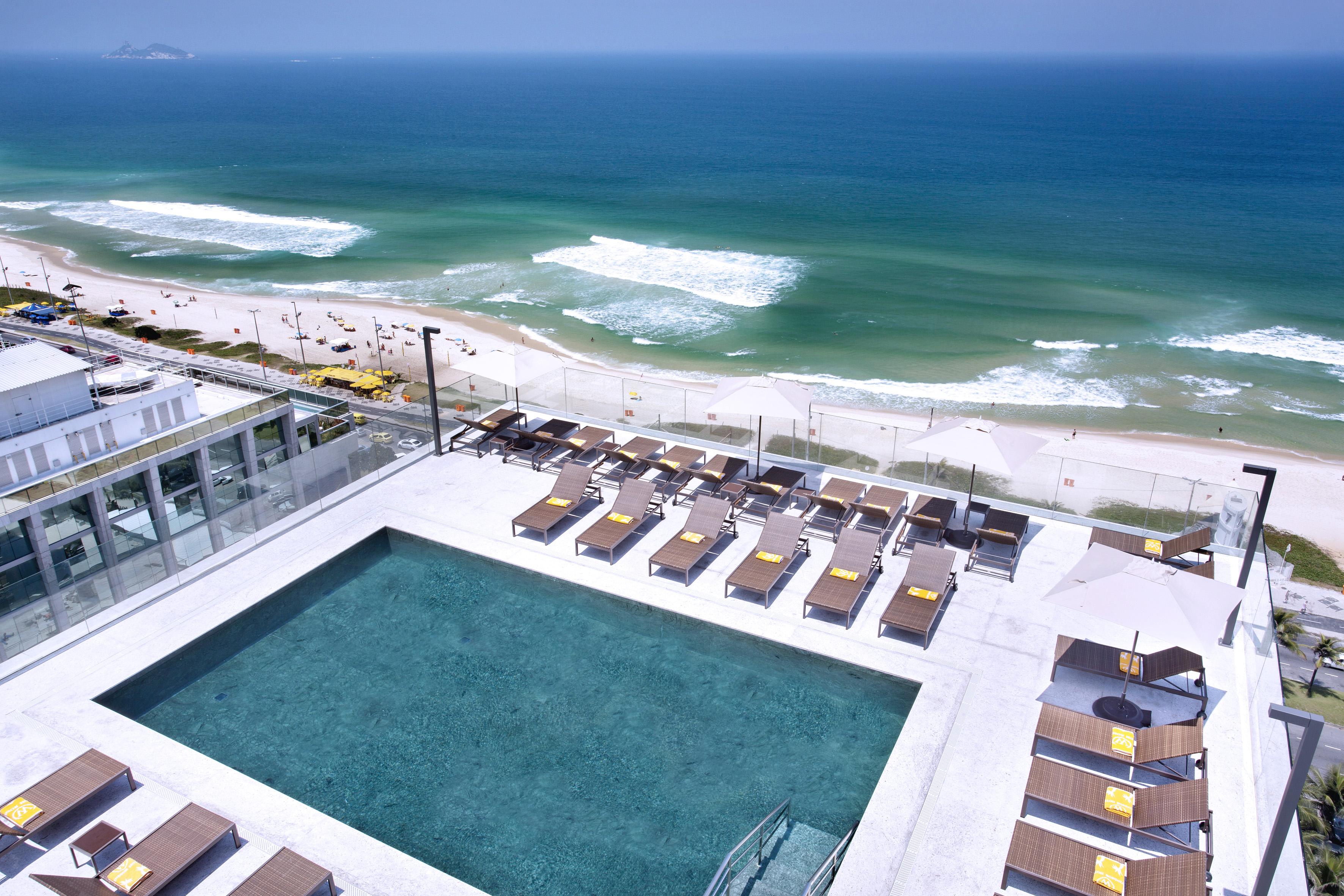 Windsor Marapendi Hotel Rio de Janeiro Exterior foto The rooftop pool at the Hilton Tel Aviv